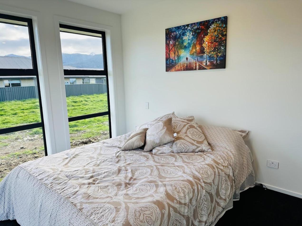 Holiday Home In Beautiful Te Anau Exterior photo