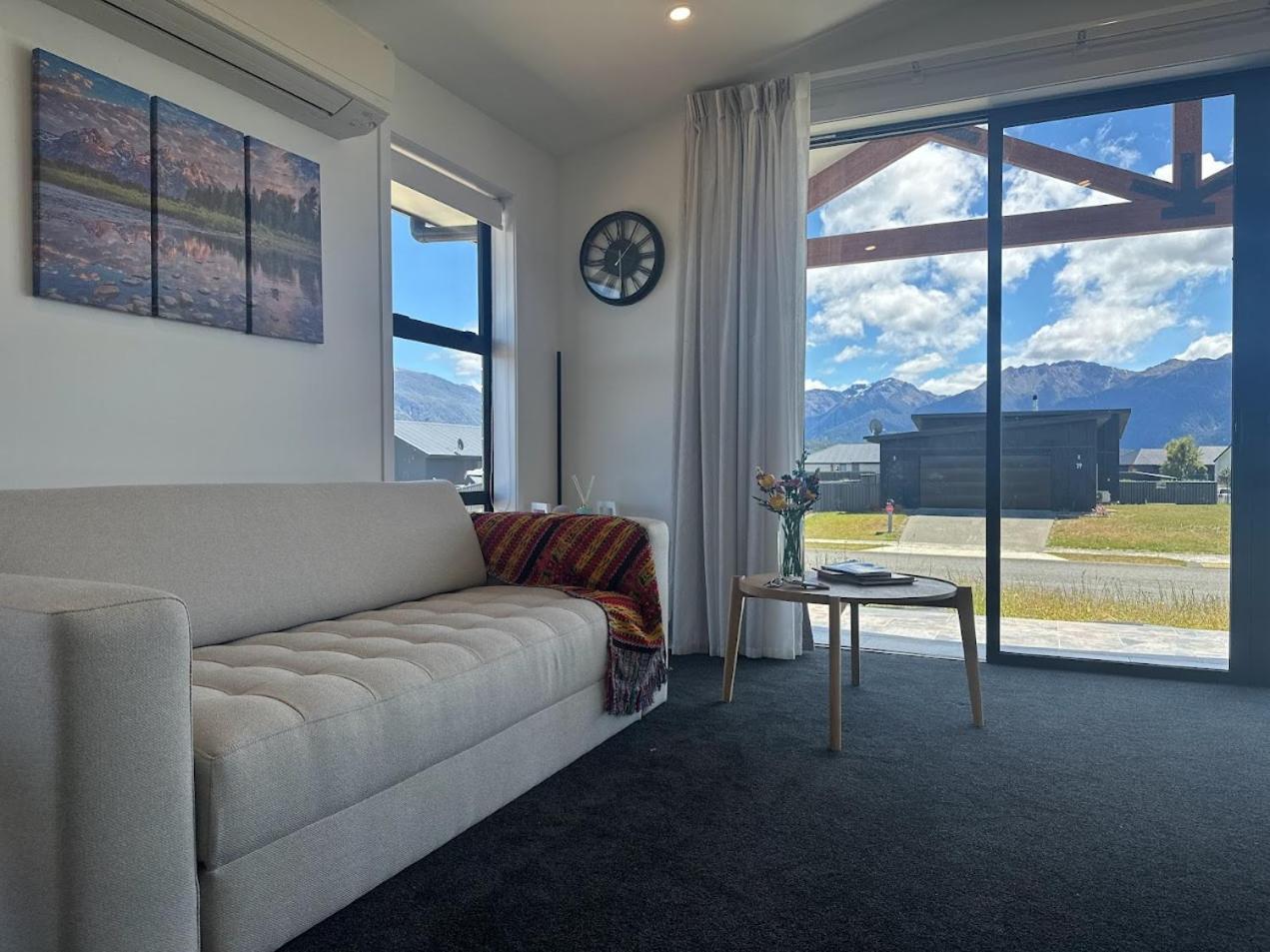 Holiday Home In Beautiful Te Anau Exterior photo