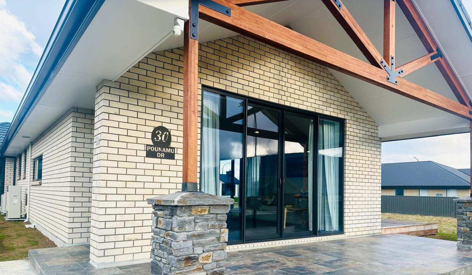 Holiday Home In Beautiful Te Anau Exterior photo